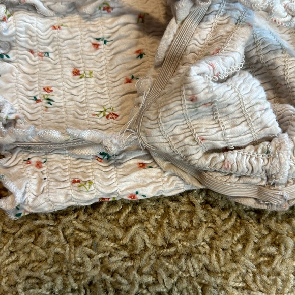 ME to WE Floral Crop Tank! Strap Is a Little Loose - Picture 3 of 3